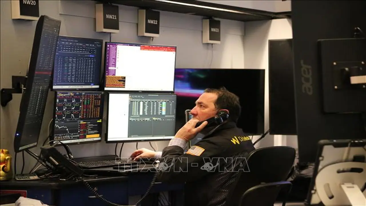 الأسهم الأمريكية تنتعش مع تلاشي المخاوف من خفض الفائدة.